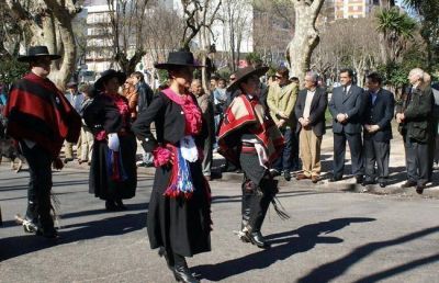 Se conmemor� el D�a del Inmigrante