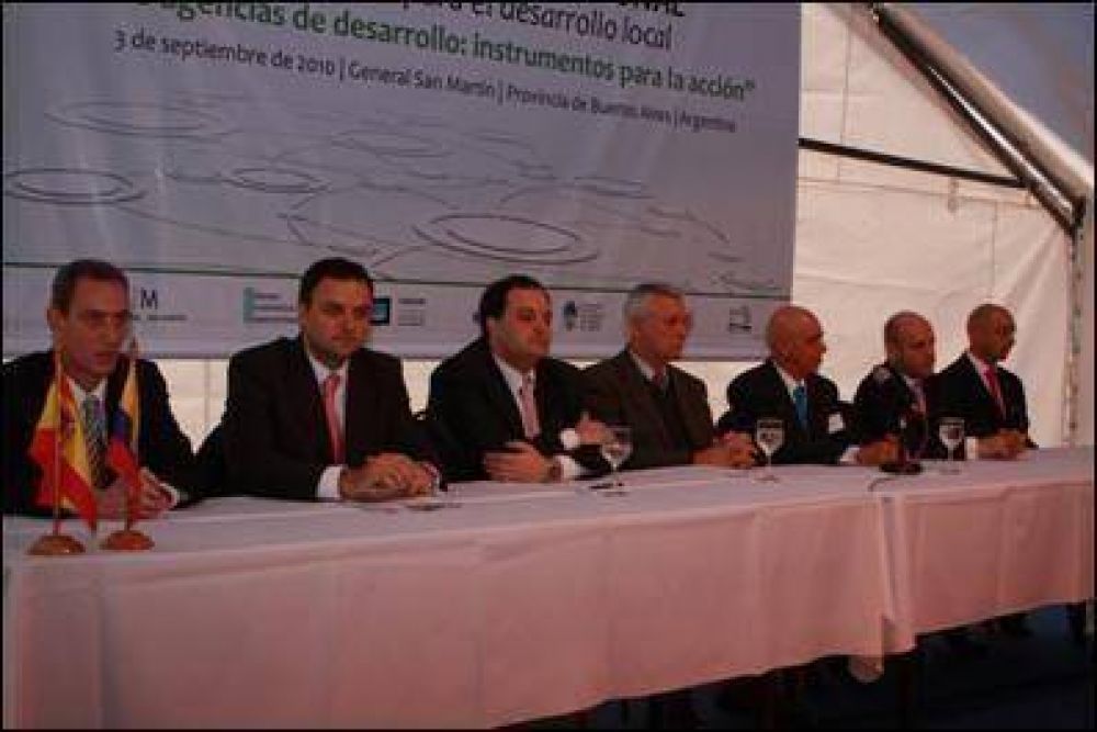 San Martin - EN EPSAM 2010, SAN MART�N PRESENT� EN SOCIEDAD A SU AGENCIA DE DESARROLLO 
