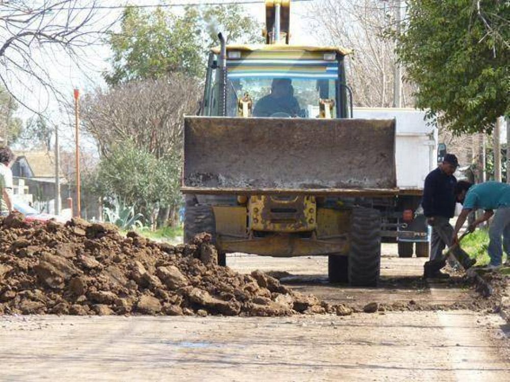 Est�n reparando las calles de las 150 viviendas
