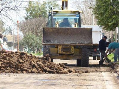 Est�n reparando las calles de las 150 viviendas