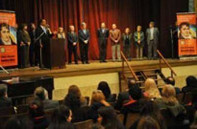 Scioli y Oporto premiaron a docentes de la provincia