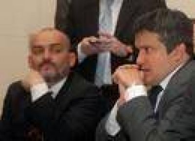 Borreli sale al cruce contra Epszteyn por la PM