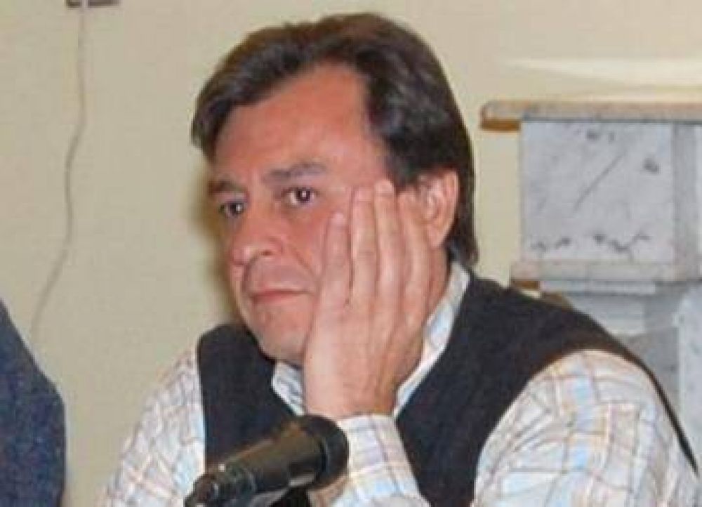 Bisogni intenta aumentar m�s de $3000 mensuales para cada funcionario 