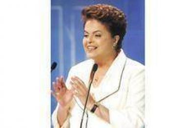 Dilma planea recortar la deuda y limitar el gasto