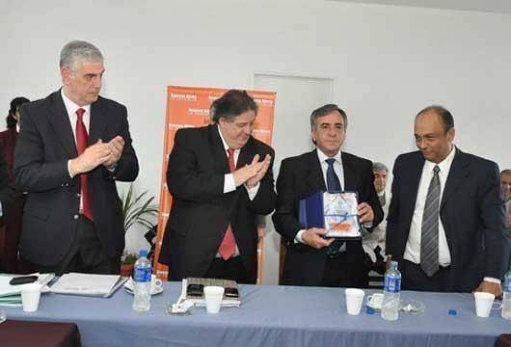 Malvinas Argentinas  El ministro Collia se reuni� con Cariglino