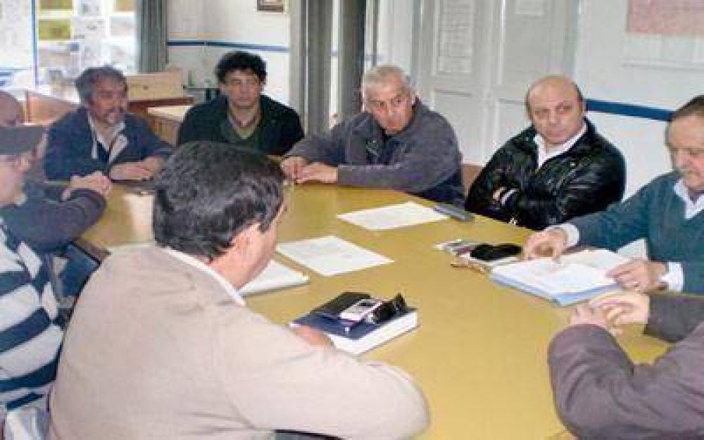 El Partido Independiente se reuni� con la Asociaci�n de Bienes Ra�ces