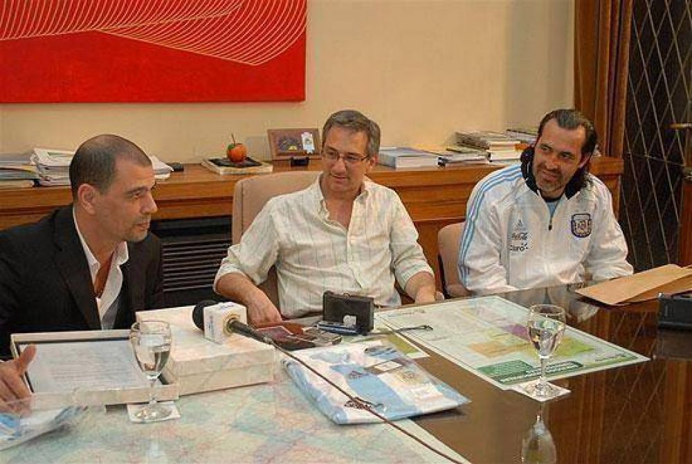 Eseverri se dio un gusto reservado para presidentes: reuni� en el despacho a Sergio Hern�ndez con Sergio Batista 