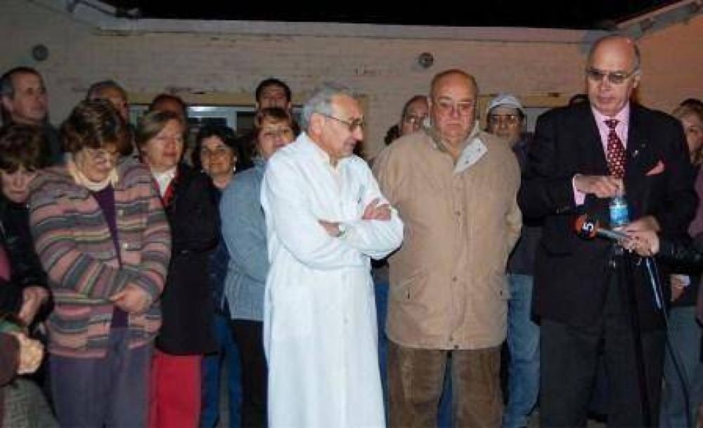 Gorosito entreg� nueva ambulancia a la unidad sanitaria de Del Carril 