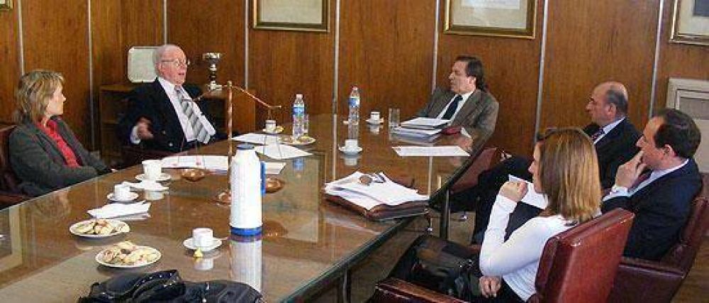 El Colegio de Abogados de Azul recibi� a Carlos Malis, candidato a integrar el Consejo Nacional de la Magistratura 