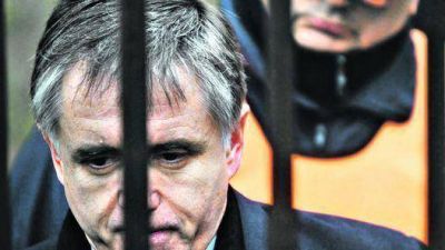 Confirman la condena al cura Grassi, pero a�n no ir� preso