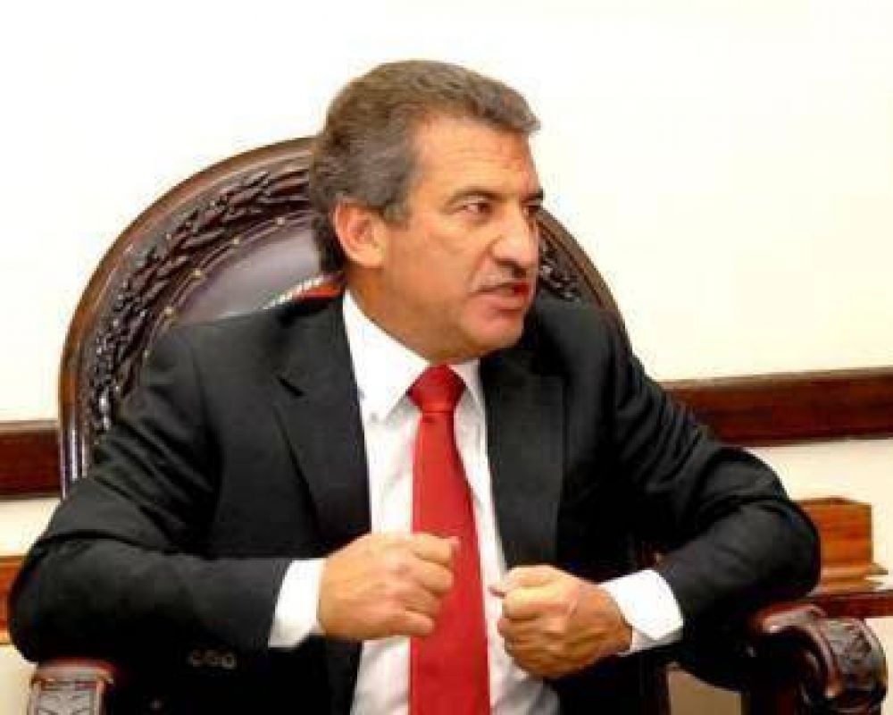 Urribarri llega hoy a la ciudad