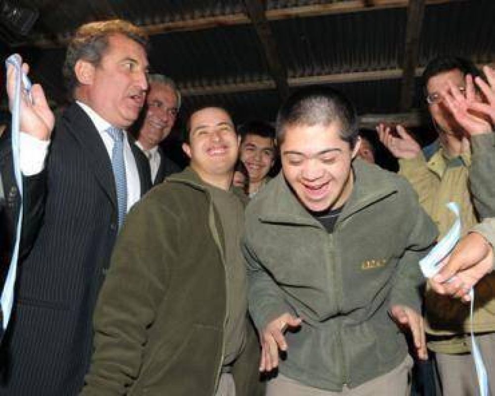 Urribarri inaugur� la planta de procesamiento en Col�n