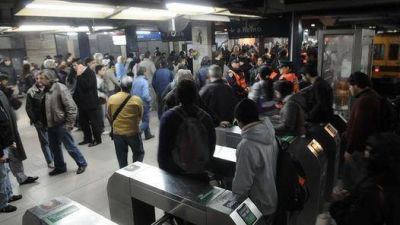 Hubo tensi�n en la estaci�n Constituci�n del subte por una protesta gremial