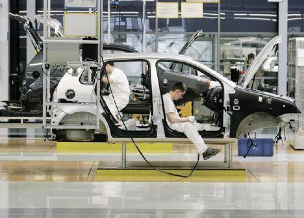 Automotrices: Argentina necesita fortalecer la relaci�n con Brasil