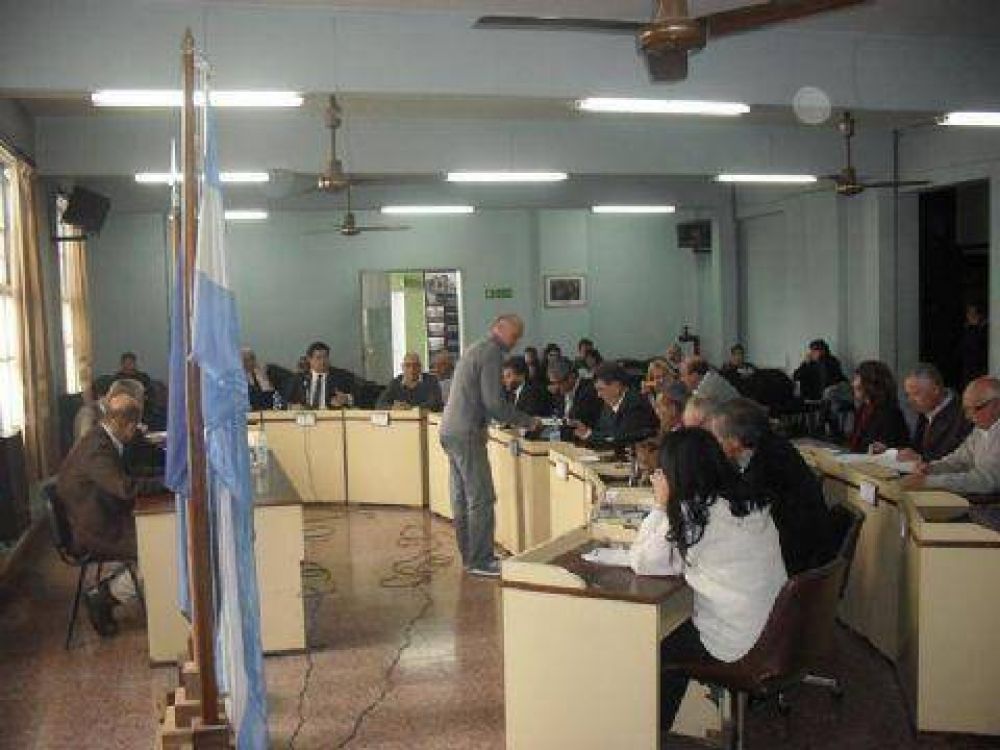 El Municipio de Lan�s capacita al personal m�dico en VIH Sida Mediante un convenio con la Fundaci�n Hu�sped, los profesionales de la salud municipales est�n recibiendo una completa formaci�n acerca de la prevenci�n y el tratamiento de esa enfermedad. Con 