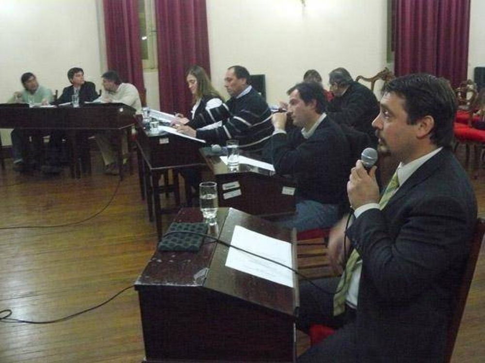 La oposici�n define el futuro del hotel en Col�n
