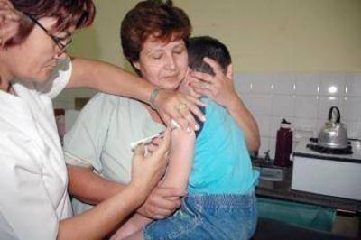 Salud P�blica Docentes controlan las libretas para prevenir el Sarampi�n