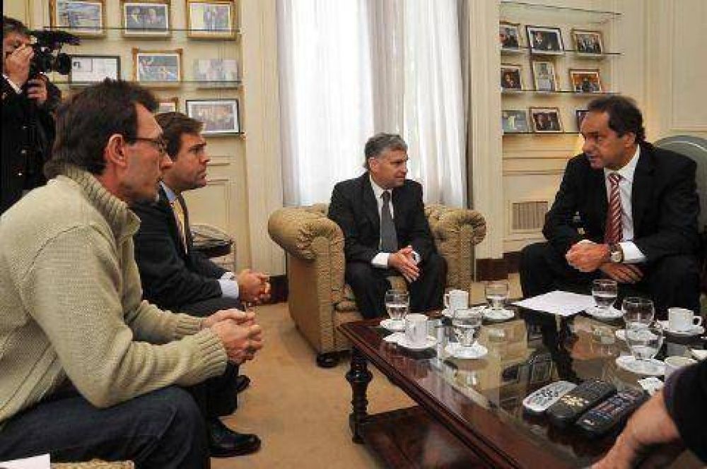 Scioli se comprometi� a aportar �todos los elementos� del Estado para dar con Julio L�pez