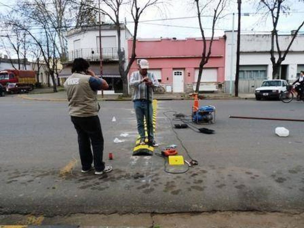 Instalan sendas sobreelevadas en Av. Moreno y Posadas 