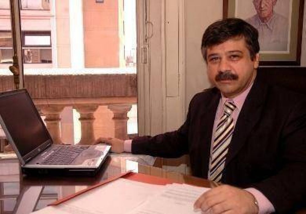 Abrevaya ofrece la Legislatura para destrabar el conflicto educativo