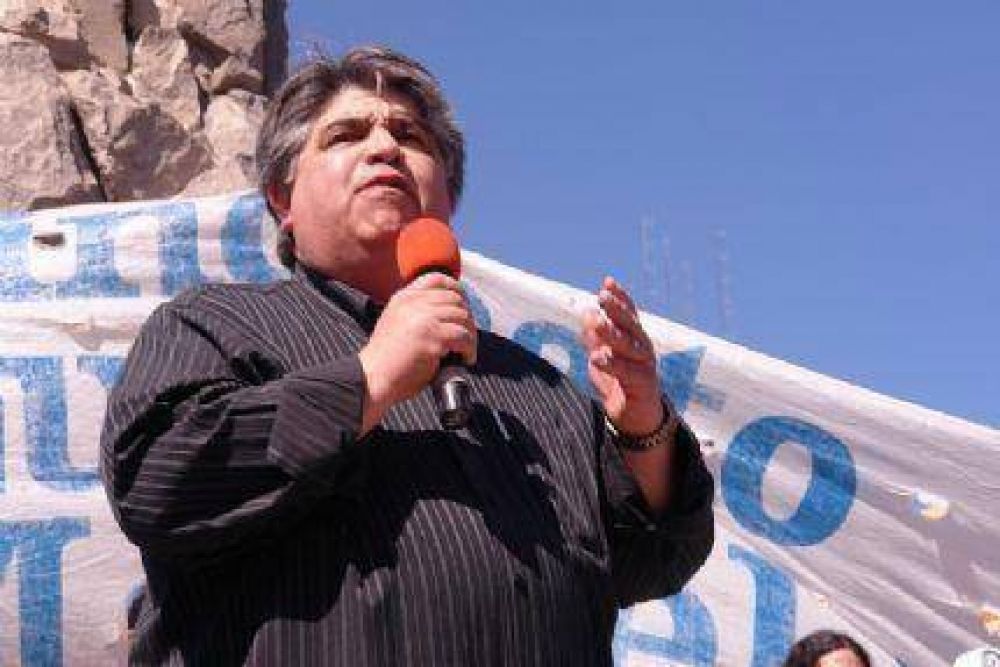 Multitudinaria asamblea festej� el �xito del Sindicato Luz y Fuerza Mar del Plata con la empresa EDEA S.A.