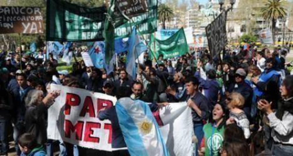 El paro vaci� las aulas de las escuelas y las facultades p�blicas