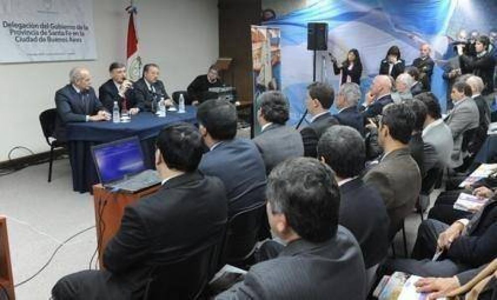 Binner present� el proyecto de reconversi�n del Puerto santafesino