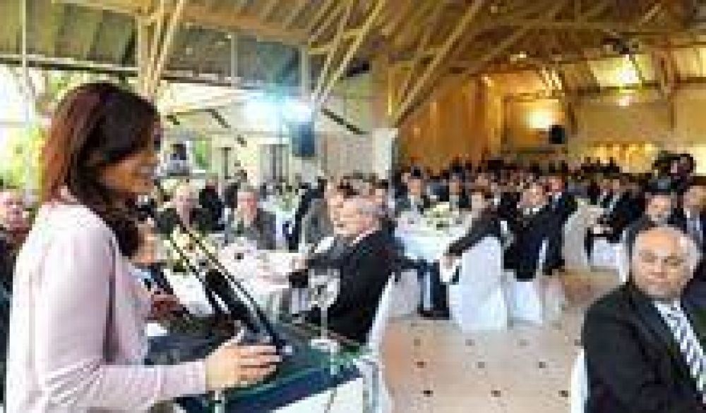 Debatir�n el marco regulatorio para la venta del papel diario