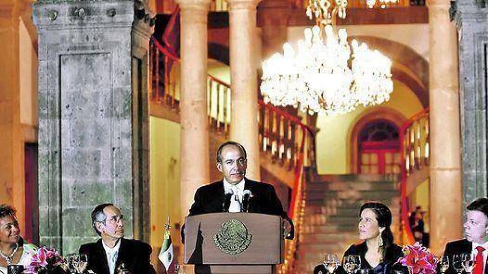 M�xico celebra el Bicentenario, acosado por el terror narco