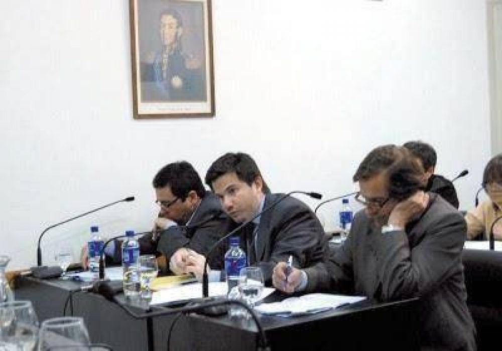 SESIONO EL HCD DE ALTE.BROWN 