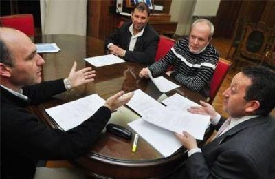 Celso Jaque se reuni� con el cient�fico mendocino m�s destacado en el tema glaciares