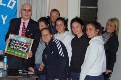 Gorosito se reuni� con la comisi�n directiva del Saladillo Hockey Club