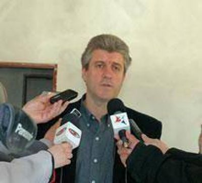 Eliceche no discute con aspirantes