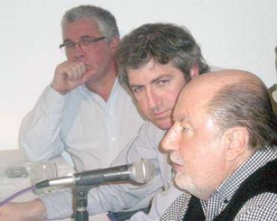 Busti critic� el clientelismo y las pol�ticas productivas oficiales