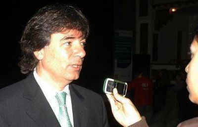Pablo Fern�ndez anticip� que este verano habr� mas sillas anfibias en las playas marplatenses
