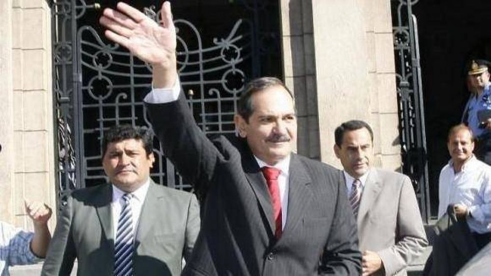Alperovich pidi� m�s control sobre las filas policiales