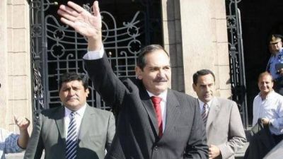 Alperovich pidi� m�s control sobre las filas policiales