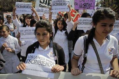 La Noche de los L�pices se record� en todo el pa�s