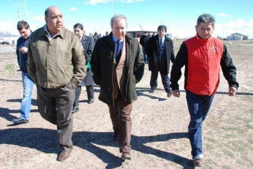 Peralta recibi� apoyo oficial y la UCR le pide que "recapacite"