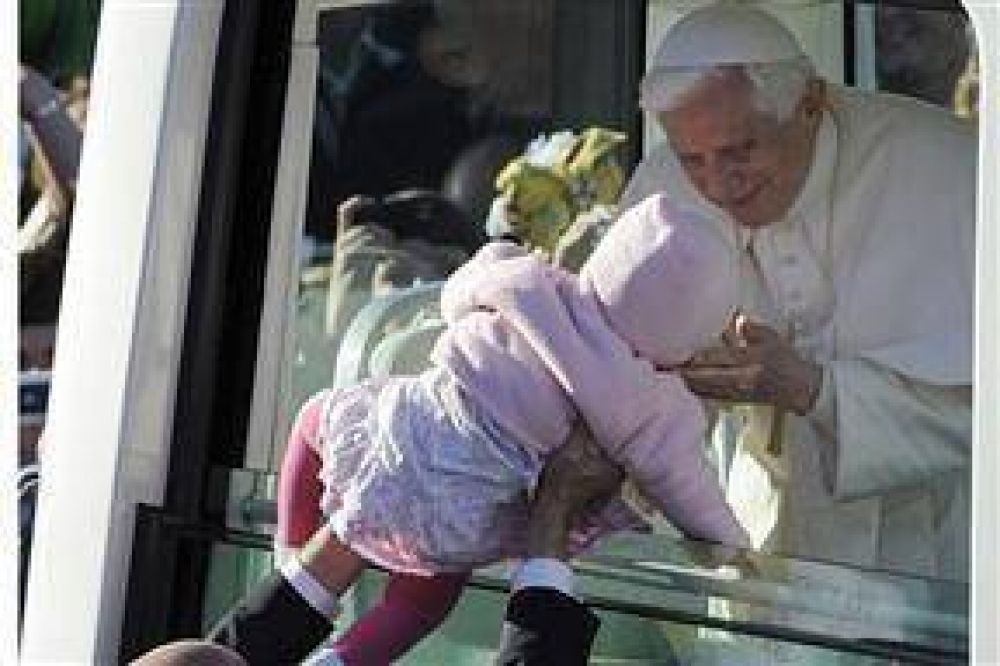 El Papa dijo estar  shockeado  y triste por los abusos