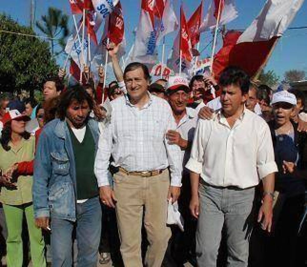 Zimmermann cerr� su campa�a con una masiva caravana