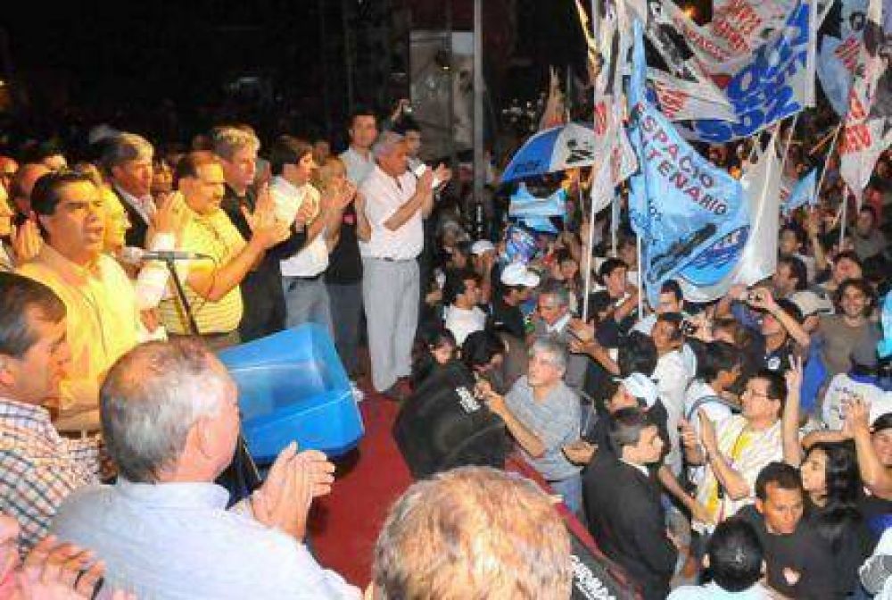 Capitanich asegur� que votando a Rodas se lograr� la �estabilidad pol�tica y la paz social� en Fontana 