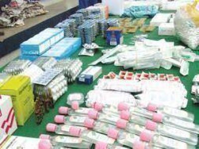 Z�rate: Autoridades sanitarias secuestraron medicamentos puestos a la venta en el circuito ilegal