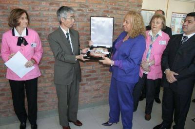 La intendente Giroldi y el embajador de Jap�n recorrieron el Hospital San Jos�