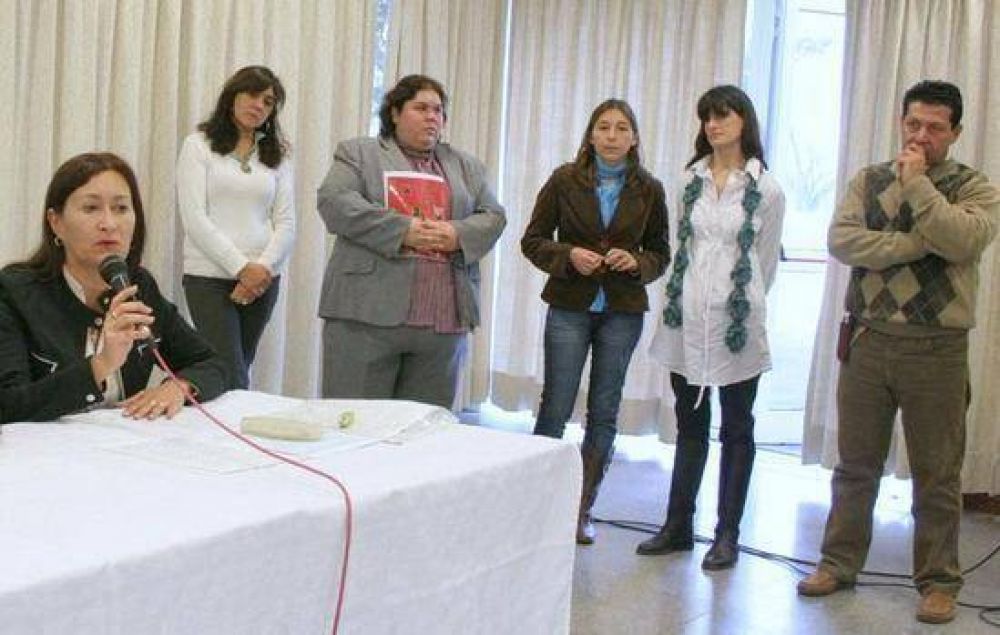 Direcci�n de la Ni�ez: Comienza el proyecto �encuentros de charla-debate con adolescentes�