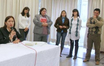 Direcci�n de la Ni�ez: Comienza el proyecto �encuentros de charla-debate con adolescentes�