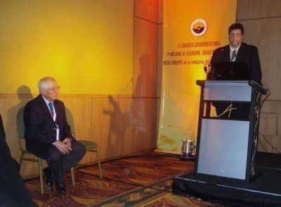 Industria del petr�leo y del gas: Campana particip� del 1er. Congreso Latinoamericano y 3er. Nacional de Seguridad, Salud Ocupacional y Medio Ambiente