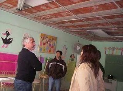 Escuela N� 5: Aseguran que "no hay peligro de derrumbe" Publicado por Administrador