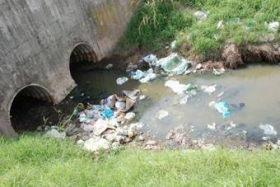 El tema de los olores nauseabundos por afluentes en la Ruta 7 pas� a la Provincia