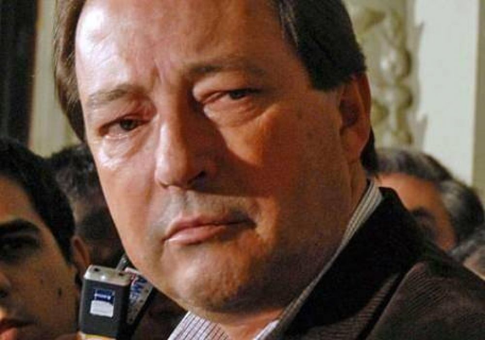 El presidente de la UCR, Ernesto Sanz, admiti� que tiene "bronca" con "algunos cobistas"